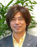 三浦 泰年 氏